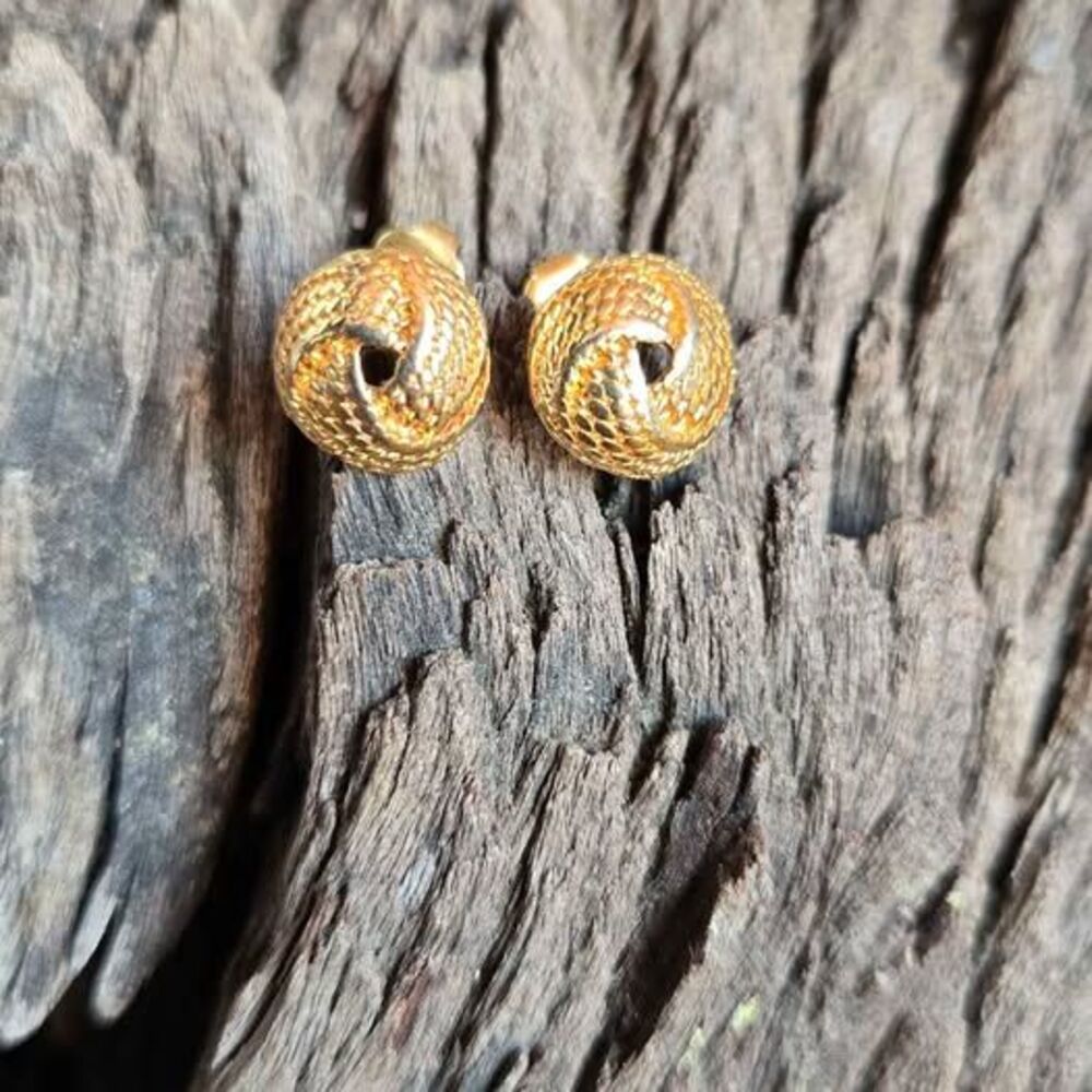 Simply Whispers Gold-Tone Textured Knot Stud Earrings | Classic Vintage Earrings